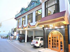 FabHotel Prime Hemkunth