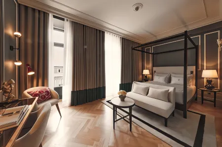 GA Palace Hotel & Spa, a Xixth-Century Villa Отели рядом с достопримечательностью «Книжный магазин Лелло»