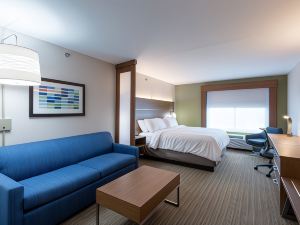 Holiday Inn Express & Suites Arlington North – Stadium Area