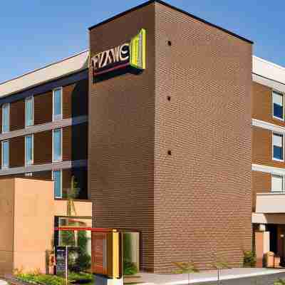 Home2 Suites by Hilton Menomonee Falls Milwaukee Hotel Exterior