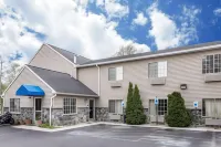 Passport Inn Hotel dekat American Military Edged Weaponry Museum