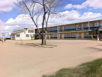 Rainbow Motel Hotel dekat Swift Current Museum