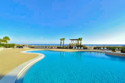 Palacio Condominiums Hotel dekat Johnson Beach