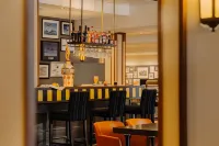 Leonardo Oranje Hotel Leeuwarden فنادق في Weidum