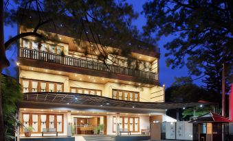 Kertanegara Premium Guest House