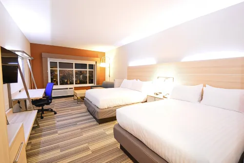 Holiday Inn Express & Suites Toledo West Hotels in Sylvania
