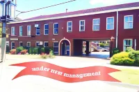 Glen Inn Hotels in Clayton