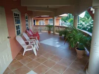 Islanders Place Hotels in Canaan