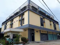 RedDoorz at Hotel Rumberpon Sorong