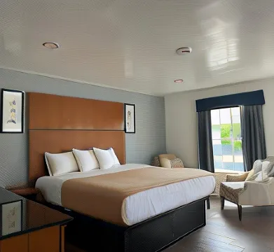 Oceanside Inn and Suites