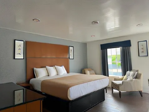 Oceanside Inn and Suites