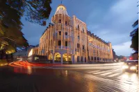 Queen's Hotel Hotels in Kandy