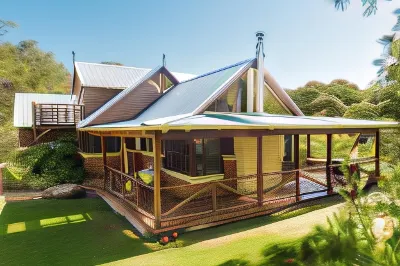 William Bay Cottages Hotels near RiverFront Gallery
