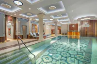 Galicia Nueva, Castle Hotel Hotels in Halič