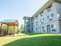 Riverland Inn & Suites Hotels near Memorial Arena