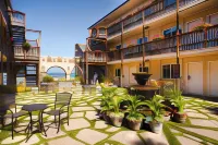 Ocean Beach Hotel