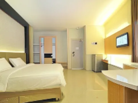 Studio Inn & Suites Semarang Hotels in Gajahmungkur