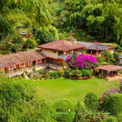 Parque Bioflora en Finca Turistica Los Rosales Hoteles cerca de Bonita Farm