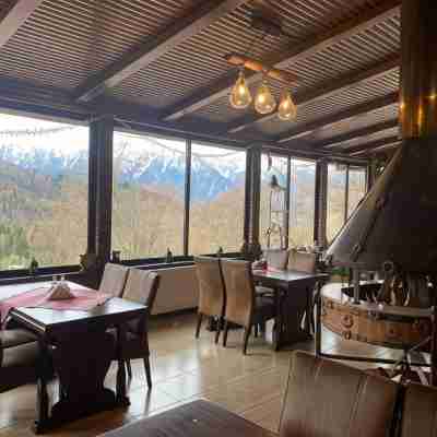 Cabana Trei Brazi Dining/Meeting Rooms