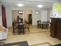Super 8 by Wyndham Cincinnati/Springdale Oh Hotels in Springdale