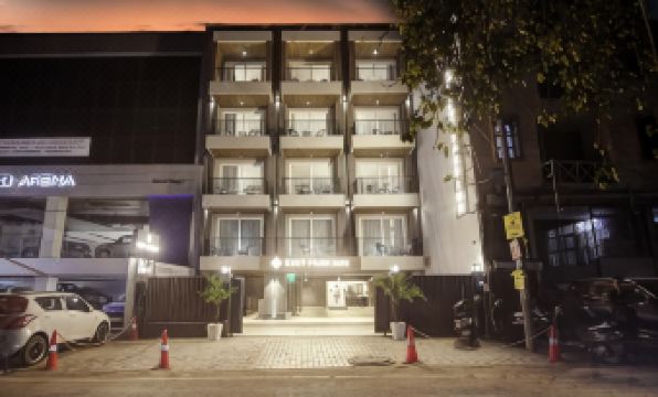 2. 이스트 파크 인..