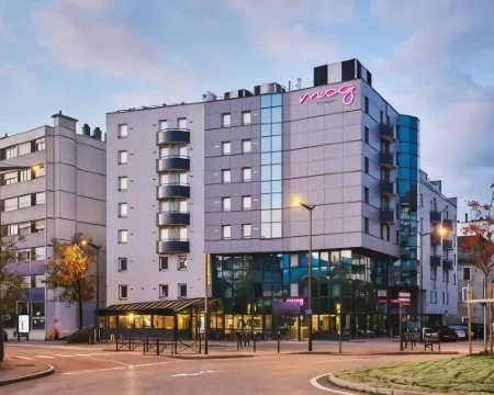 Moxy Annecy アヌシーのホテル