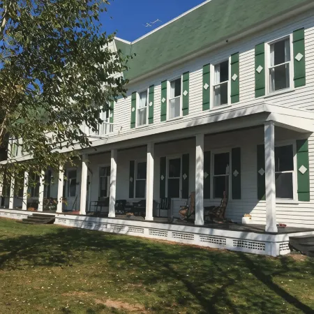 Historic Birch Lodge and Motel
