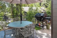 Animal Crossing Retreat - Luxurious Elegant Cabin, Sleeps 10