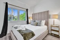 7 Br Intercostal Beauty with Heated Pool