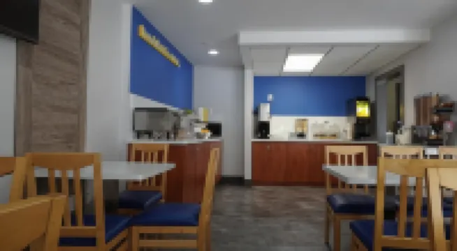 Days Inn by Wyndham Niagara Falls Near the Falls