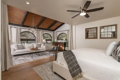 Charming Spanish Style Home in Uptown Sedona With Stunning Red Rock Views Hotels in Uptown