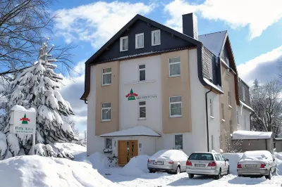 Konsumhotel am Park
