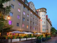 Leonardo Hotel Budapest Các khách sạn gần Cầu Xích