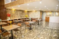 La Mia Lakeview Hotel