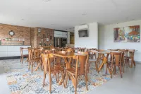 OYO Tropical Confort Hotel, Brasilia Hotels in São Sebastião