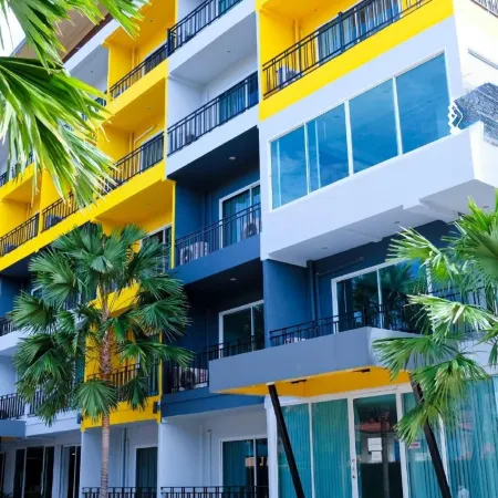 Eurotel Hotel Отели рядом с достопримечательностью «Школа Висадтагунгсри»
