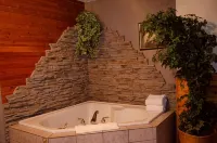 Crandell Mountain Lodge Hotels in Improvement District No. 4