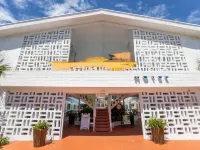 Waterside Hotel and Suites Hotels near North Beach
