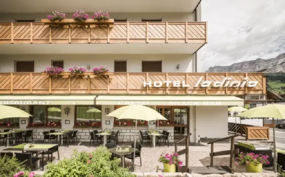 Hotel Ladinia