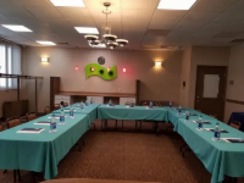 Super 8 by Wyndham Plattsburgh Các khách sạn ở Plattsburgh