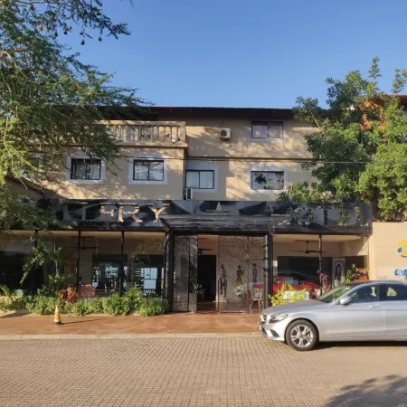 Catembe Gallery Hotel