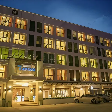The Capital Hotel Отели рядом с достопримечательностью «Озеро Быэнг Пхалан Чай»