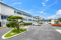 Arbor Inn Monterey - parking