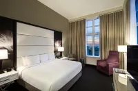 Tryp by Wyndham Savannah Downtown/Historic District Các khách sạn gần River Street