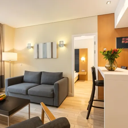 B-Aparthotel Grand Place