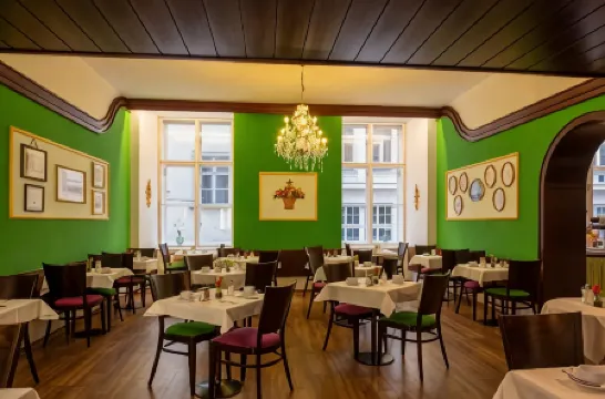 Pertschy Palais Hotel Отели рядом с достопримечательностью «Церковь Святого Петра»