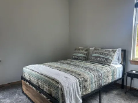 Cozy, Rustic Cabin w/ Pool Table, Foosball, & Fast WiFi, South of Norman Hotels in McClain County