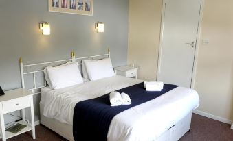 The Riverside Hotel