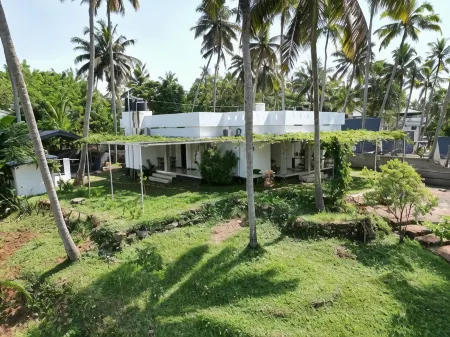 PointBreak Surf Stay