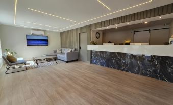 Sahara Courtyard Inn & Suites Osoyoos